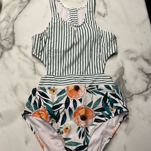 Cupshe Stripe Floral One Piece Swimsuit Medium